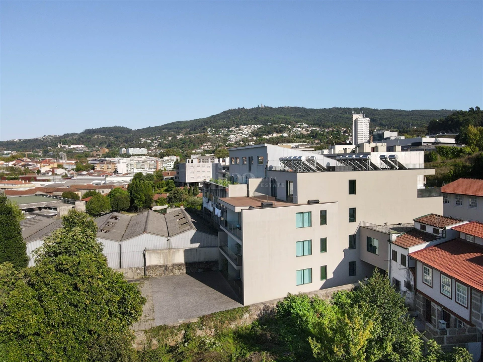 Apartamento T1 para Arrendamento em Creixomil Foto 3
