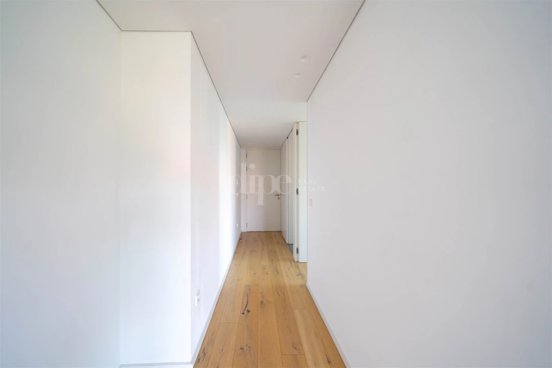 Apartamento T1 para Arrendamento em Creixomil Foto 16