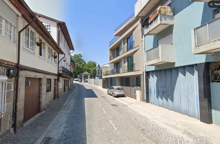 Apartamento T1 para Arrendamento em Creixomil Foto 2