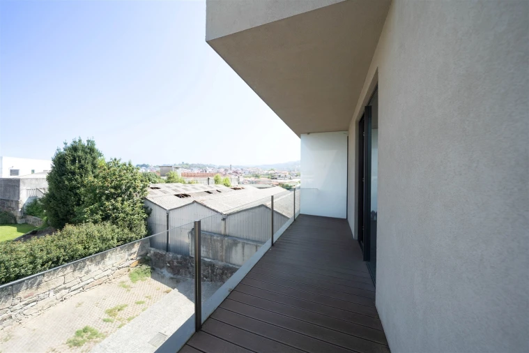 Apartamento T1 para Arrendamento em Creixomil Foto 8