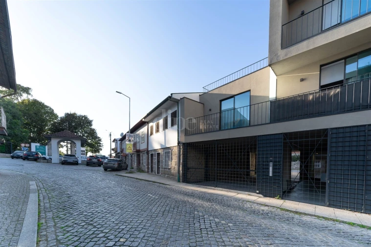 Apartamento T1 para Arrendamento em Creixomil Foto 20