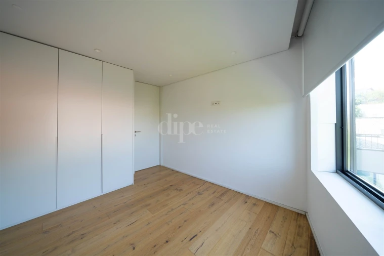 Apartamento T1 para Arrendamento em Creixomil Foto 12
