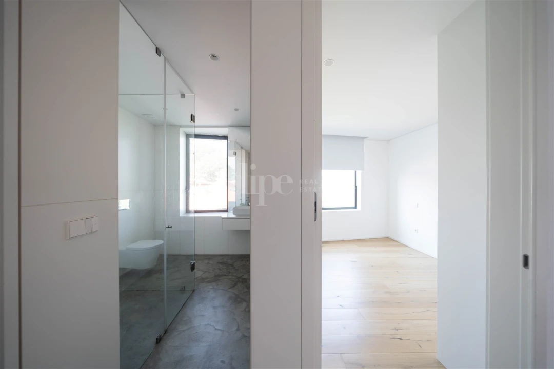 Apartamento T1 para Arrendamento em Creixomil Foto 13