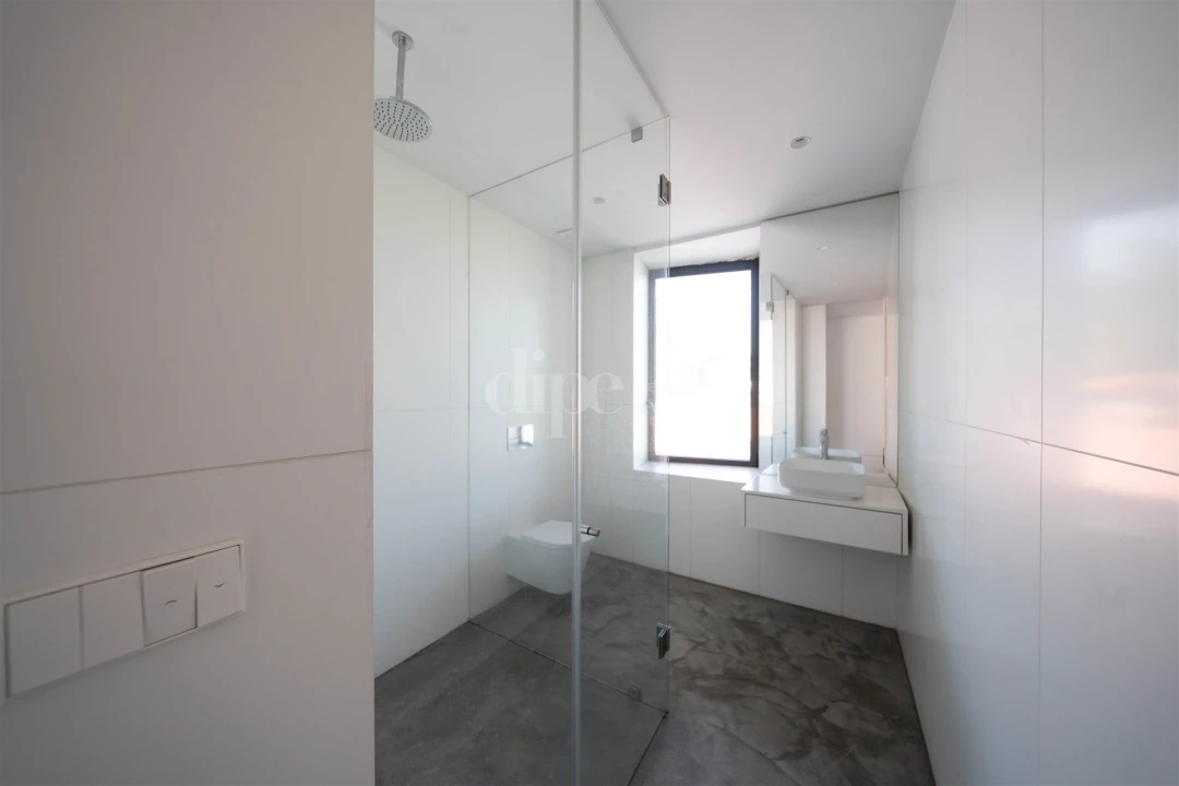 Apartamento T1 para Arrendamento em Creixomil Foto 15
