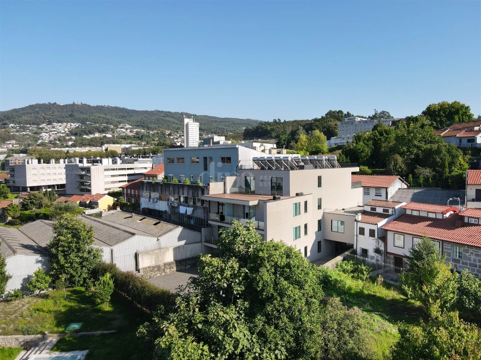 Apartamento T1 para Arrendamento em Creixomil Foto 22