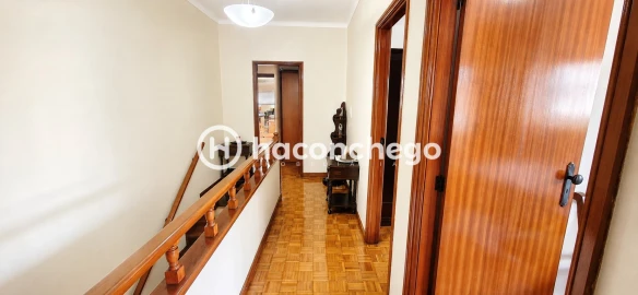 Moradia T3 para Venda em Arcozelo