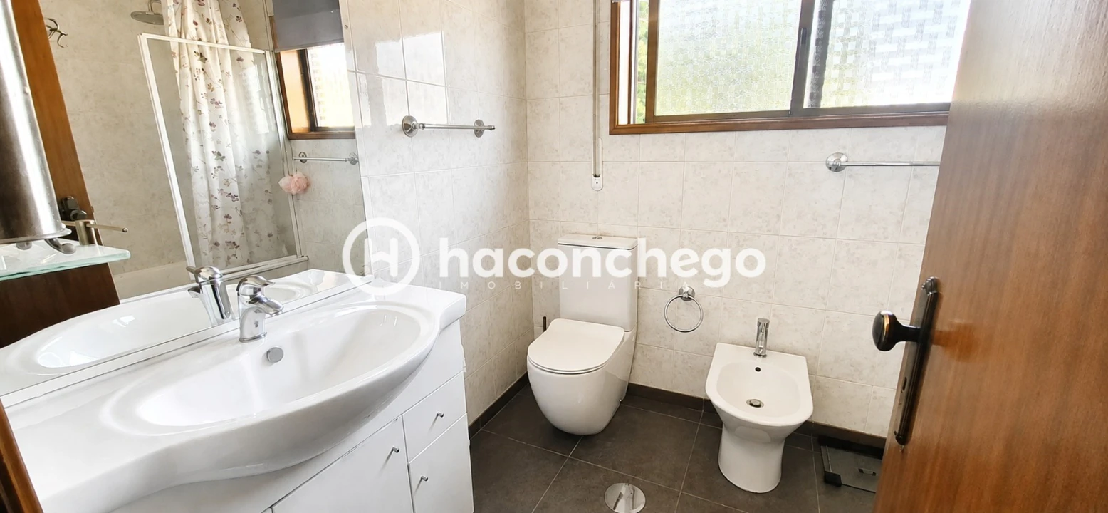 Moradia T3 para Venda em Arcozelo Foto 23