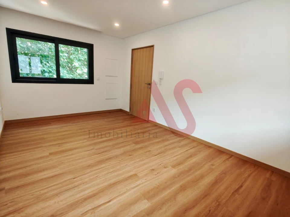 Apartamento T1 para Arrendamento em Infias Foto 7