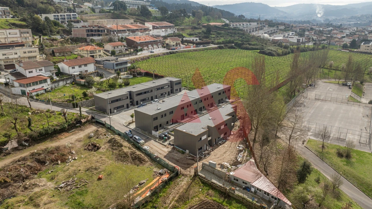 Apartamento T1 para Arrendamento em Infias Foto 12