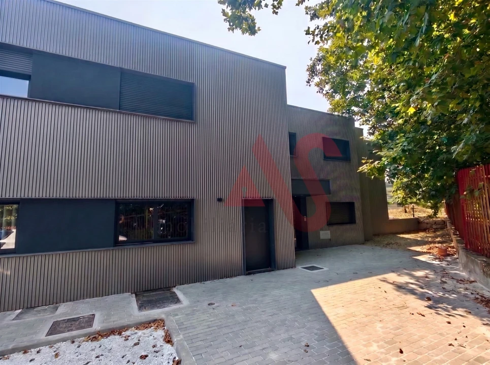 Apartamento T1 para Arrendamento em Infias Foto 11