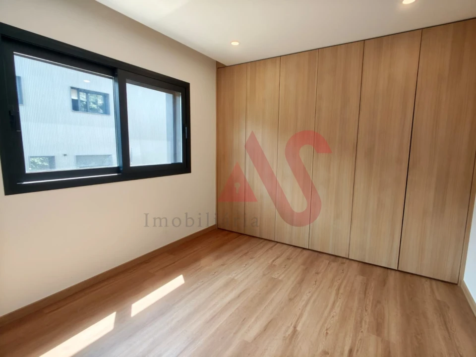 Apartamento T1 para Arrendamento em Infias Foto 10