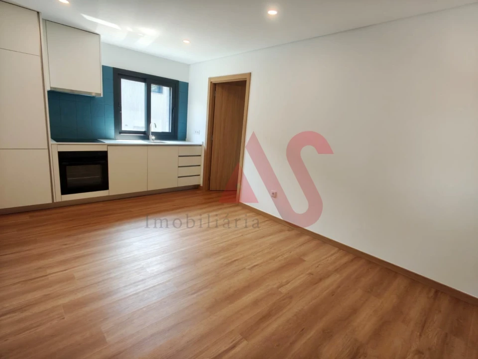 Apartamento T1 para Arrendamento em Infias Foto 5