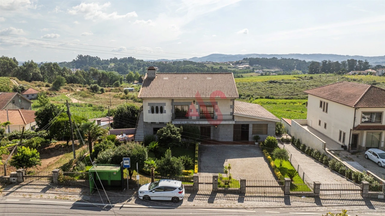 Moradia T7 para Venda em Macieira da Lixa e Caramos Foto 3