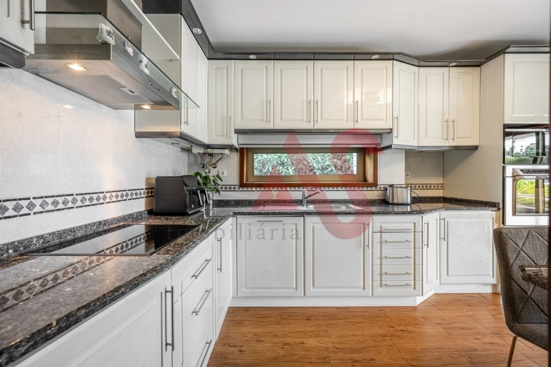 Moradia T3 para Venda em Serzedelo Foto 18