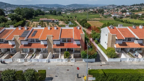 Moradia T3 para Venda em Serzedelo