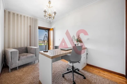 Moradia T3 para Venda em Serzedelo