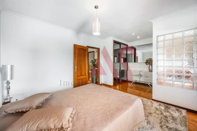 Moradia T3 para Venda em Serzedelo