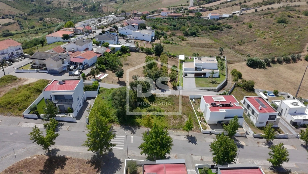 Terreno para Venda em Leiria, Pousos, Barreira e Cortes Foto 1