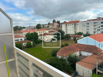 Apartamento T2 para Venda em Alcobaça e Vestiaria