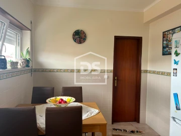 Apartamento T2 para Venda em Alcobaça e Vestiaria
