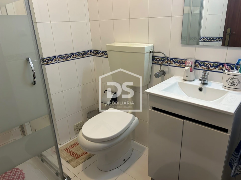 Apartamento T2 para Venda em Alcobaça e Vestiaria Foto 8