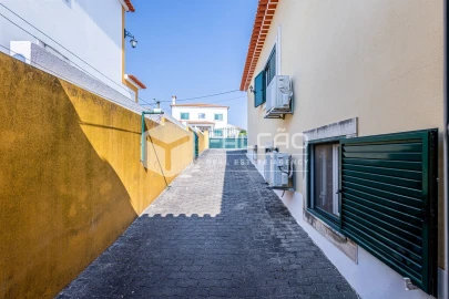 Moradia T4 para Venda em Marvila, Ribeira Santarém, São Salvador, São Nicolau