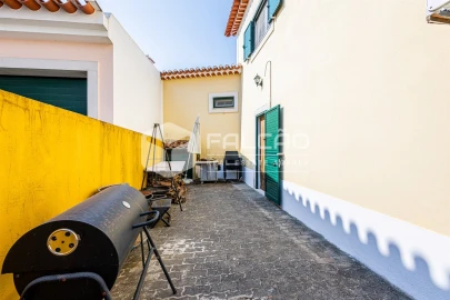 Moradia T4 para Venda em Marvila, Ribeira Santarém, São Salvador, São Nicolau