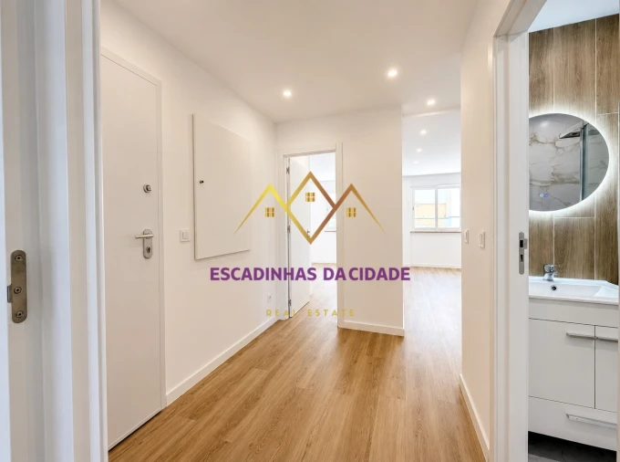 Apartamento T2 para Venda em Odivelas Foto 2