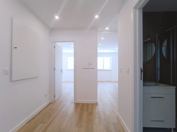 Apartamento T2 para Venda em Odivelas Foto 3
