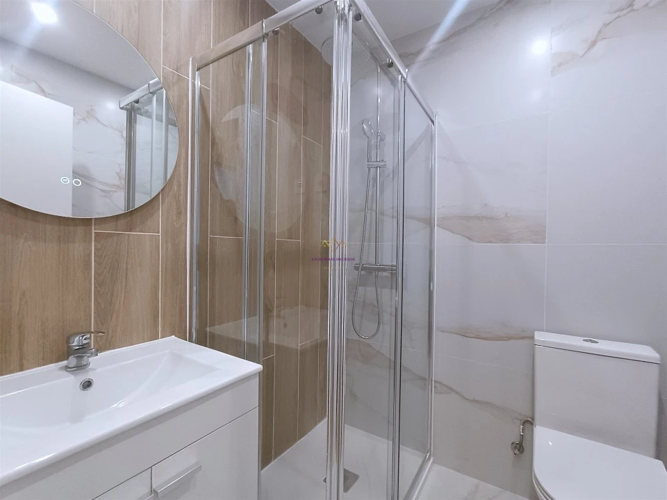 Apartamento T2 para Venda em Odivelas Foto 17