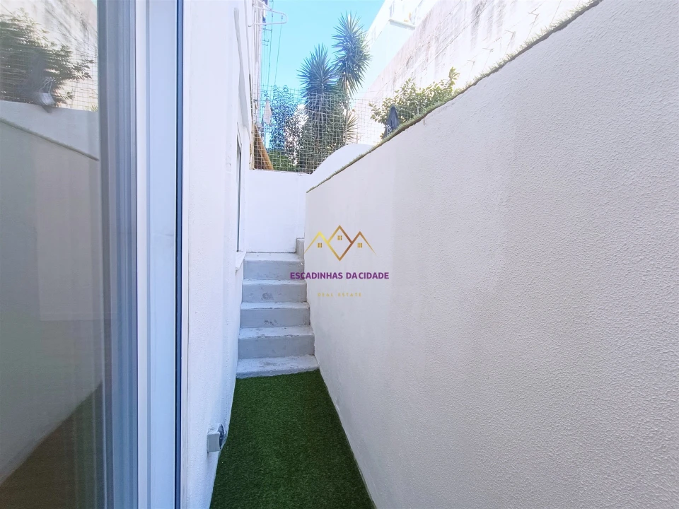 Apartamento T1 para Venda em Sacavém e Prior Velho Foto 9