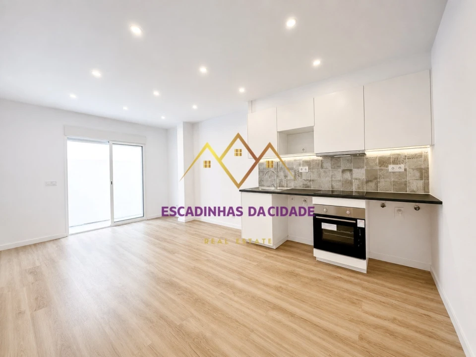 Apartamento T1 para Venda em Sacavém e Prior Velho Foto 5