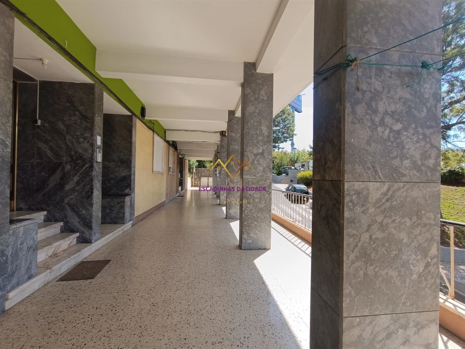 Apartamento T1 para Venda em Sacavém e Prior Velho Foto 24