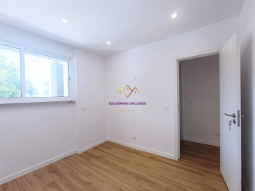 Apartamento T1 para Venda em Sacavém e Prior Velho