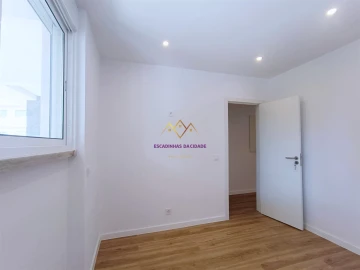 Apartamento T1 para Venda em Sacavém e Prior Velho