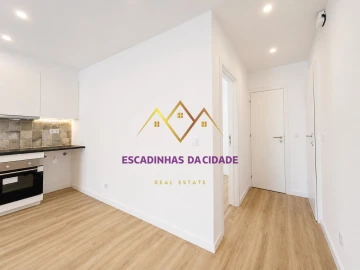 Apartamento T1 para Venda em Sacavém e Prior Velho