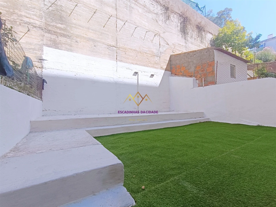Apartamento T1 para Venda em Sacavém e Prior Velho Foto 17