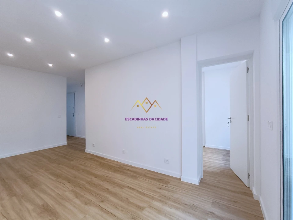Apartamento T1 para Venda em Sacavém e Prior Velho Foto 10