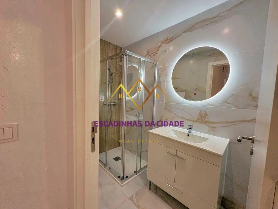 Apartamento T1 para Venda em Sacavém e Prior Velho Foto 20