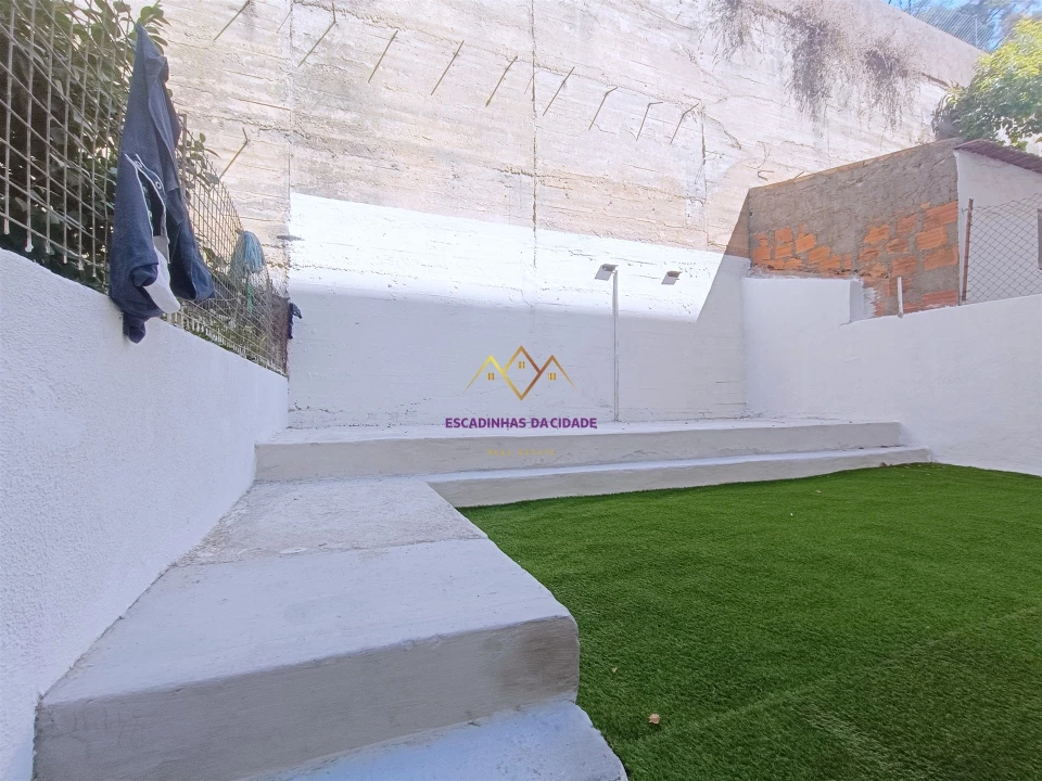 Apartamento T1 para Venda em Sacavém e Prior Velho Foto 18