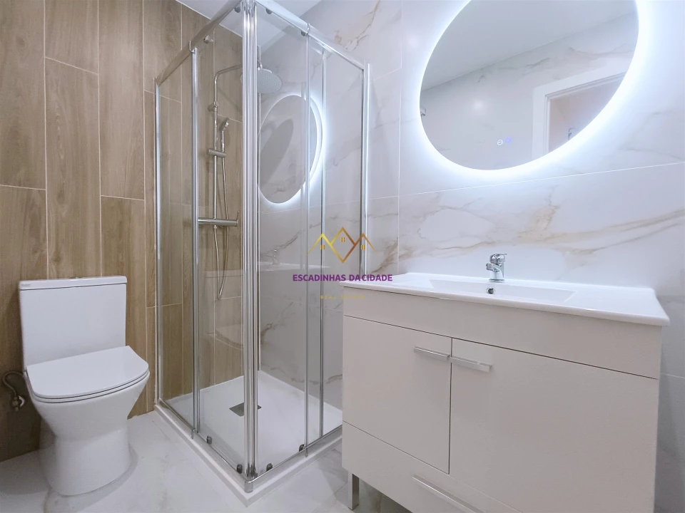 Apartamento T1 para Venda em Sacavém e Prior Velho Foto 21
