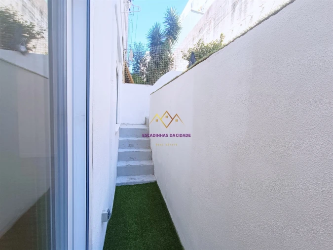 Apartamento T1 para Venda em Sacavém e Prior Velho Foto 9