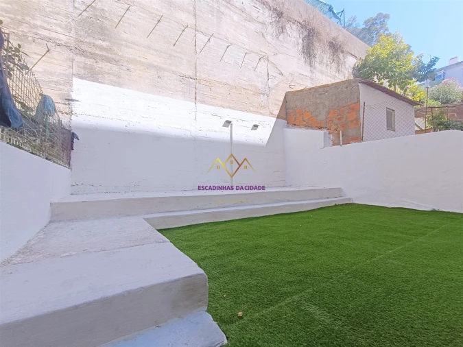 Apartamento T1 para Venda em Sacavém e Prior Velho Foto 17