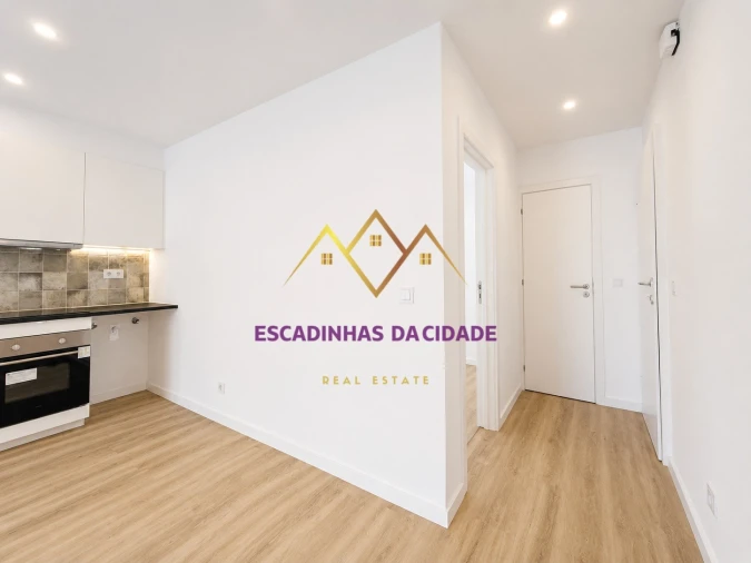 Apartamento T1 para Venda em Sacavém e Prior Velho Foto 7