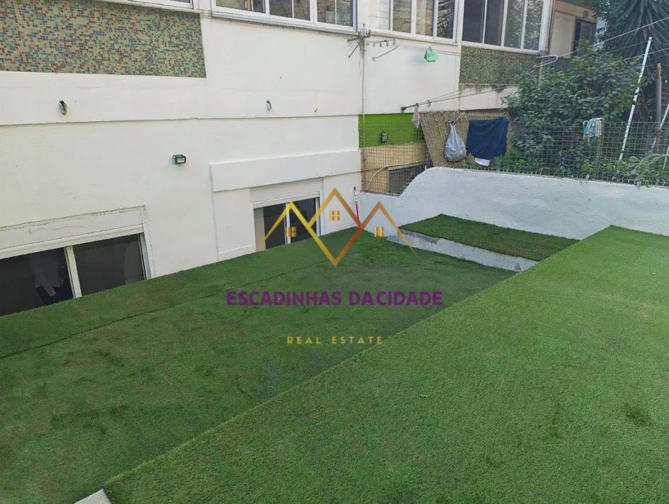 Apartamento T1 para Venda em Sacavém e Prior Velho Foto 25