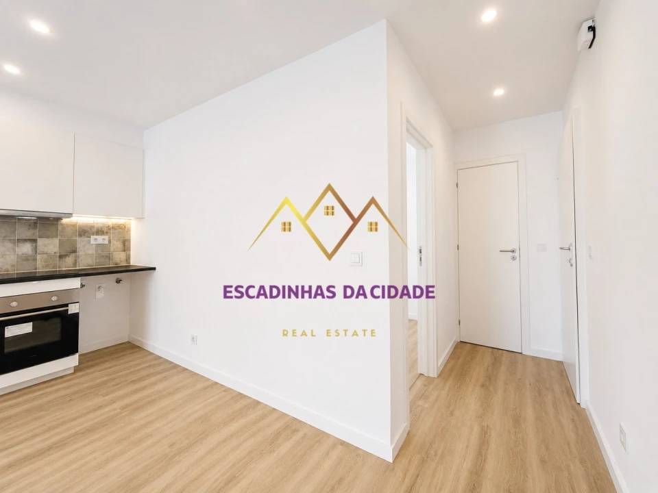 Apartamento T1 para Venda em Sacavém e Prior Velho Foto 7