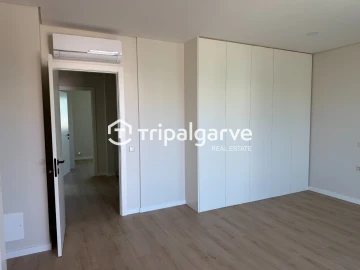 Moradia T4 para Venda em Ferreiras