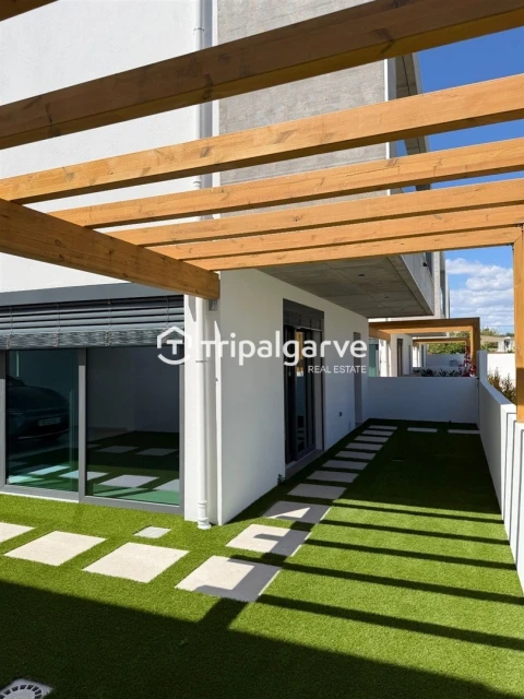 Moradia T4 para Venda em Ferreiras
