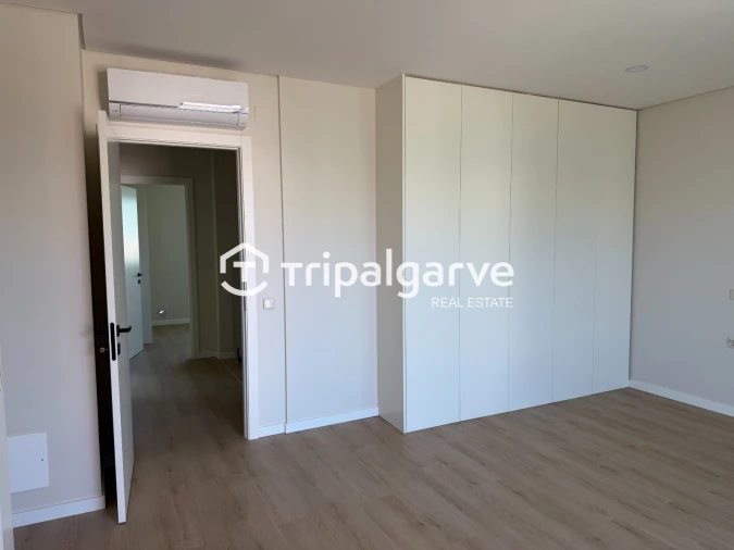 Moradia T4 para Venda em Ferreiras Foto 15