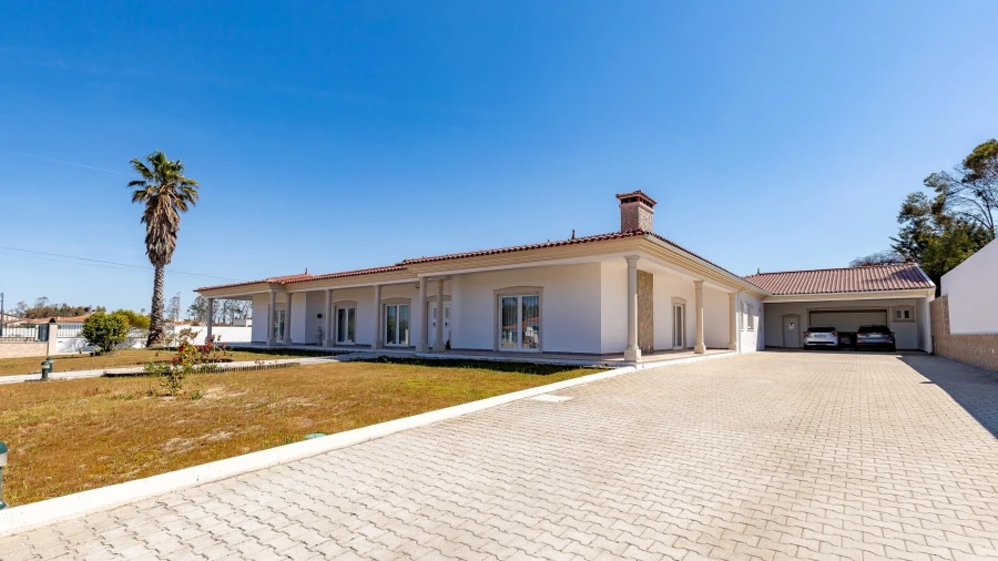 Moradia T5 para Venda em Pataias e Martingança